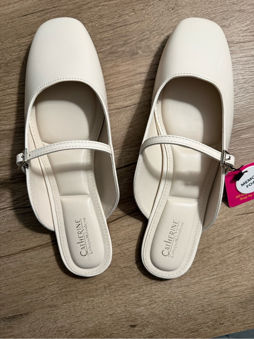 Classic Creamy Mary Jane Mules w Memory Foam, size 9.5, NWT - Picture 2 of 5
